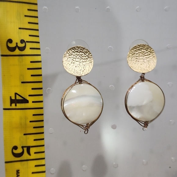 Hammered Gold Disc and White Mother-of-Pearl Drop Earrings - Picture 4 of 11